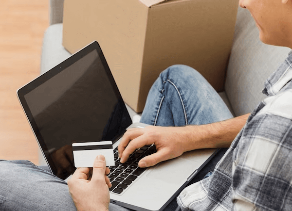 O que considerar ao comprar uniformes em uma loja de uniformes online